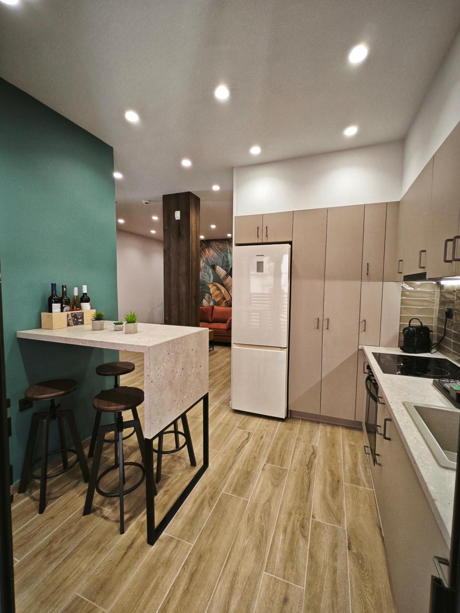 Caravin Wanderhome, 5 Min From Metro Nea Ionia Atenas Exterior foto